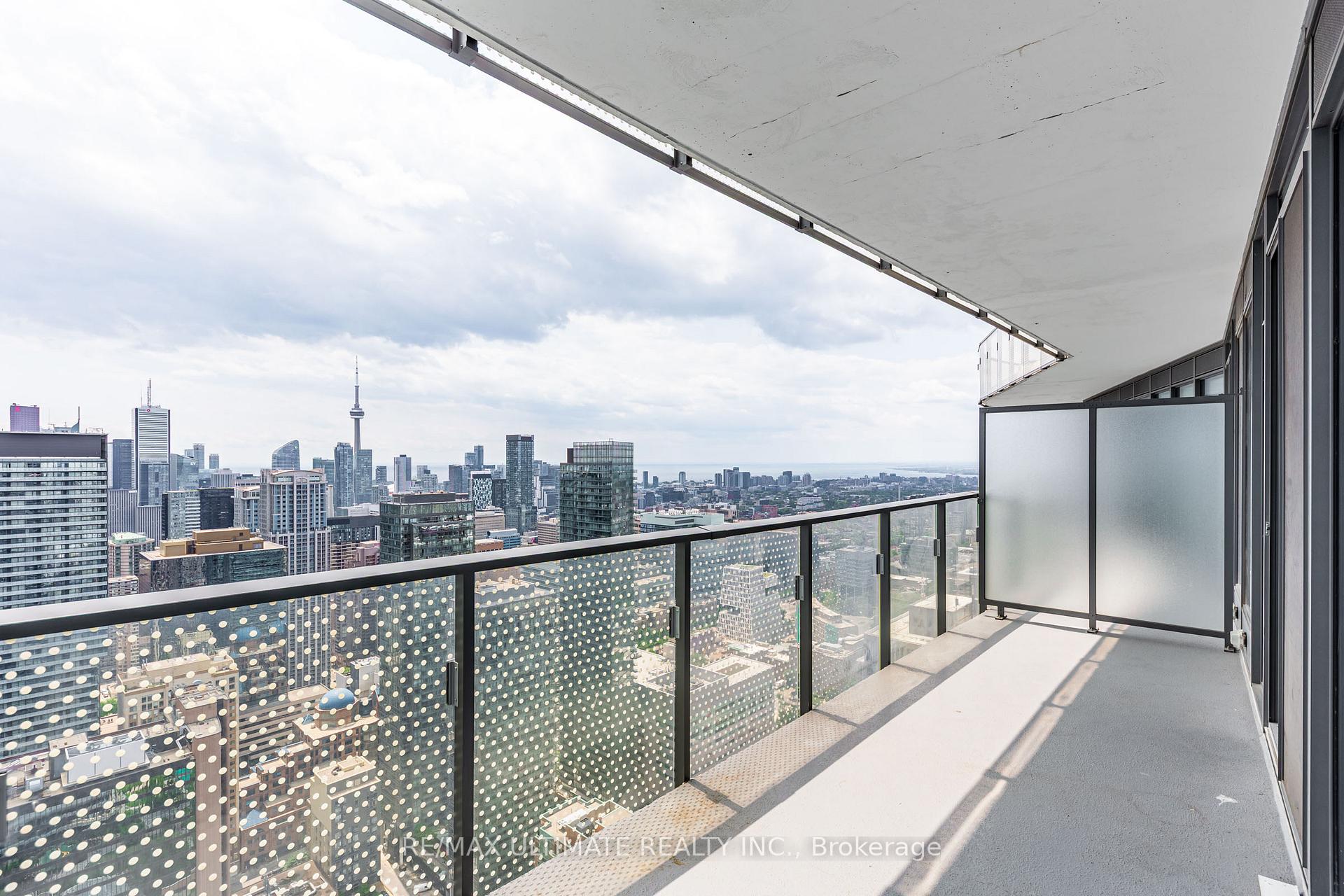 Front of Unit 5003, 11 Wellesley Street W