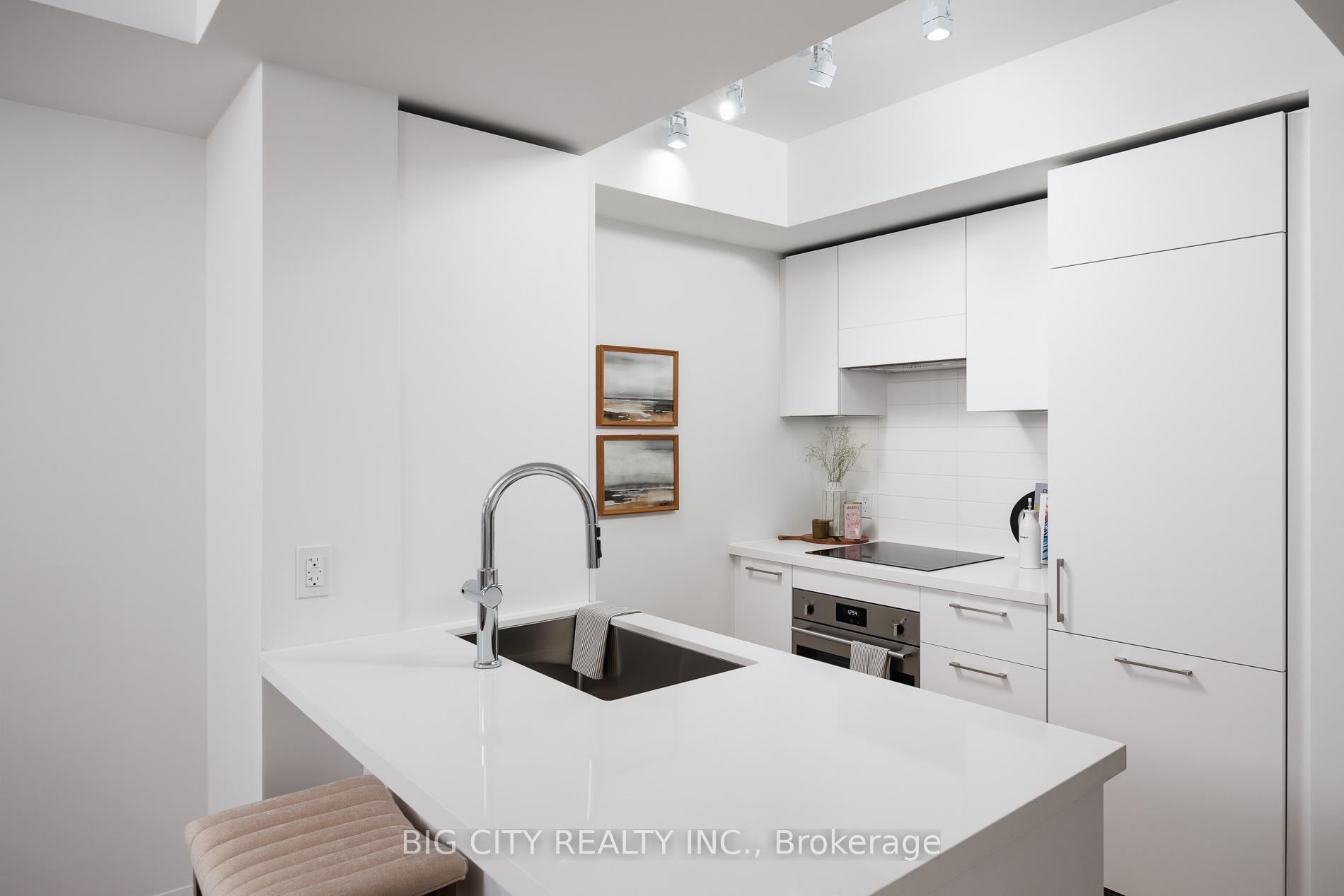 Photo 5 of Unit 1403, 36 Brentcliffe Road, Toronto, Thorncliffe Park — HOMEH