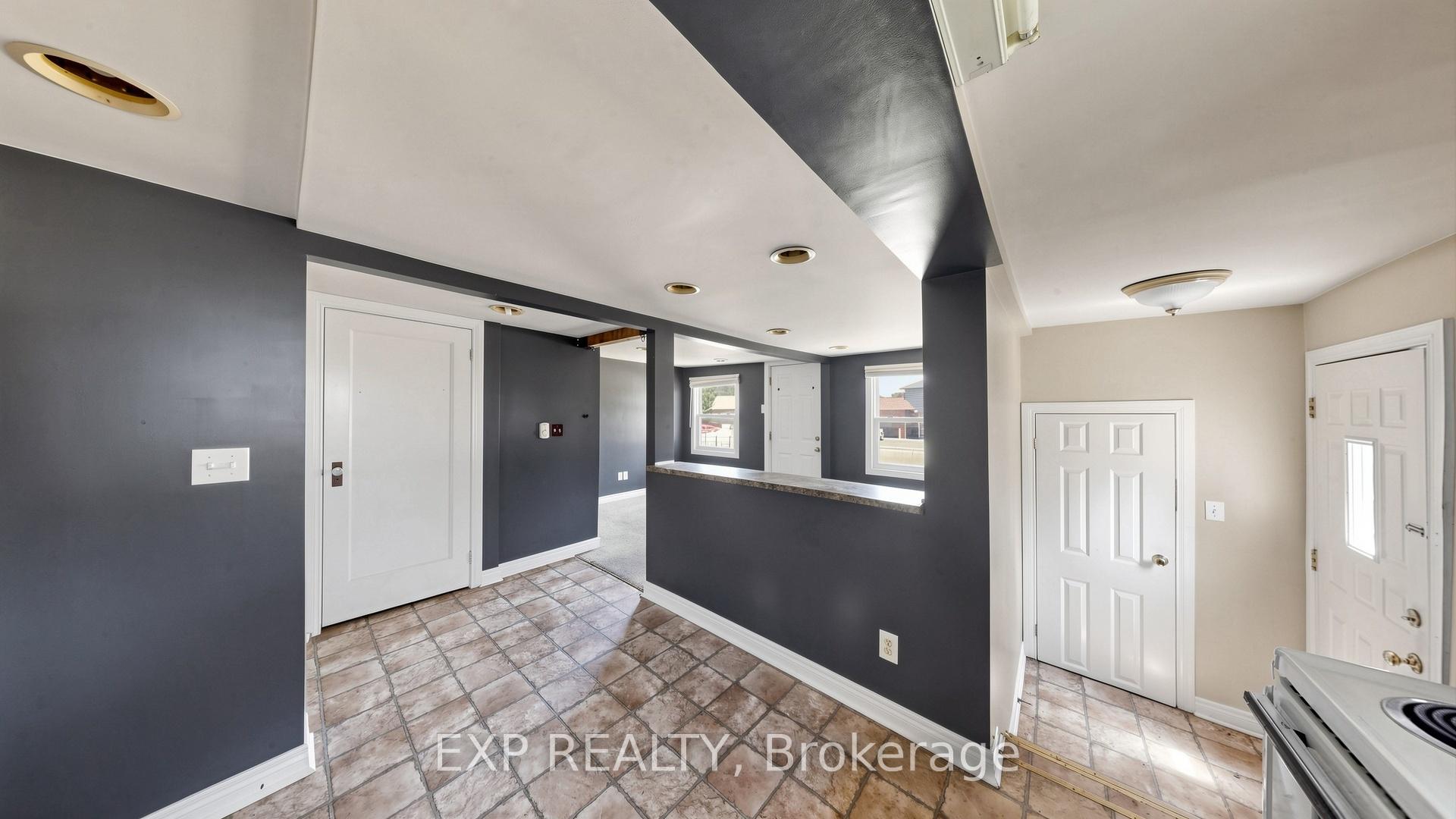 Photo 25 of 546 Park Road S, Oshawa, Vanier — HOMEH