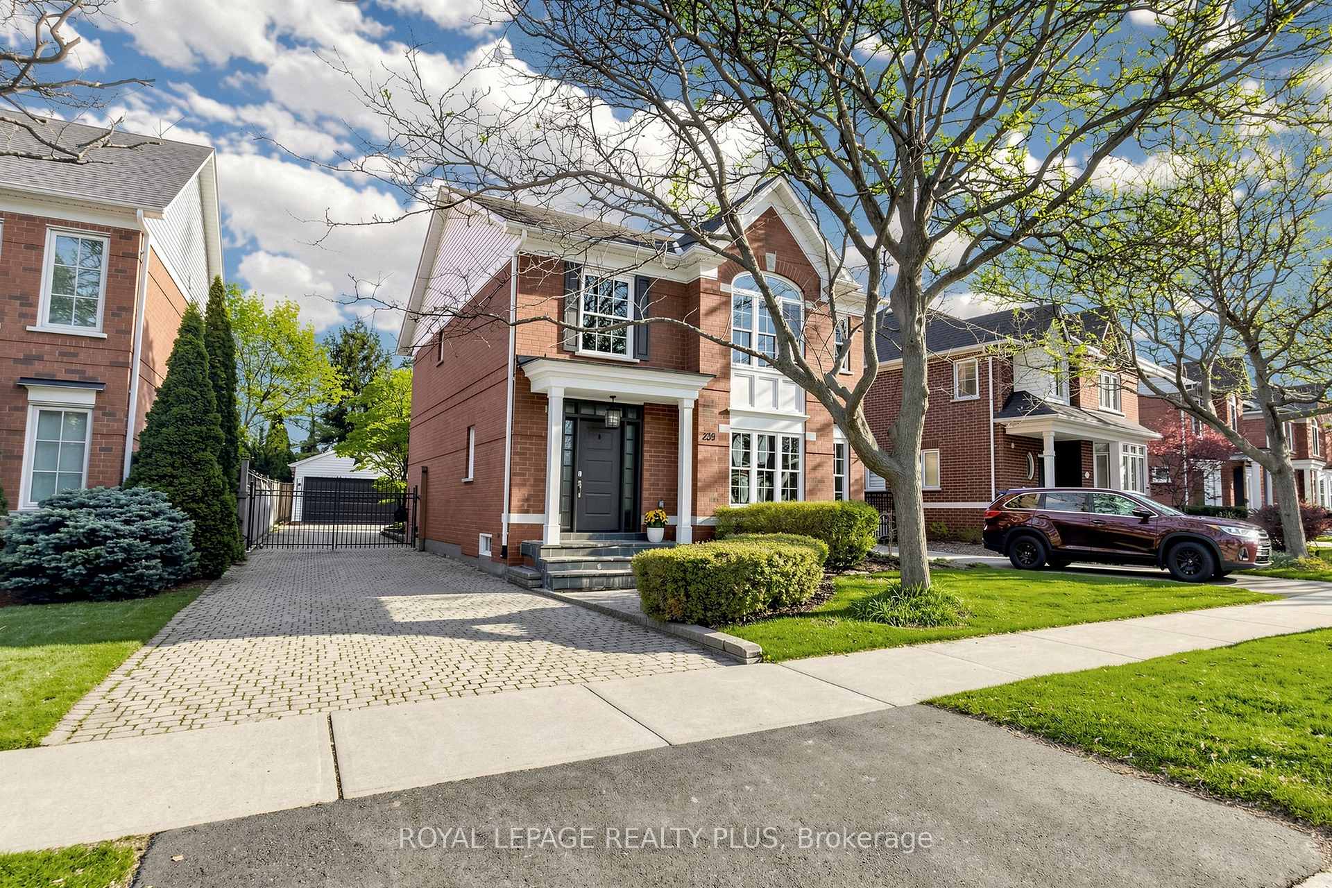 Photo 2 of 239 Westfield Trail, Oakville, River Oaks — HOMEH