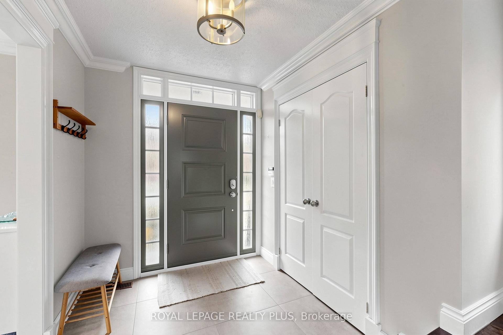 Photo 3 of 239 Westfield Trail, Oakville, River Oaks — HOMEH