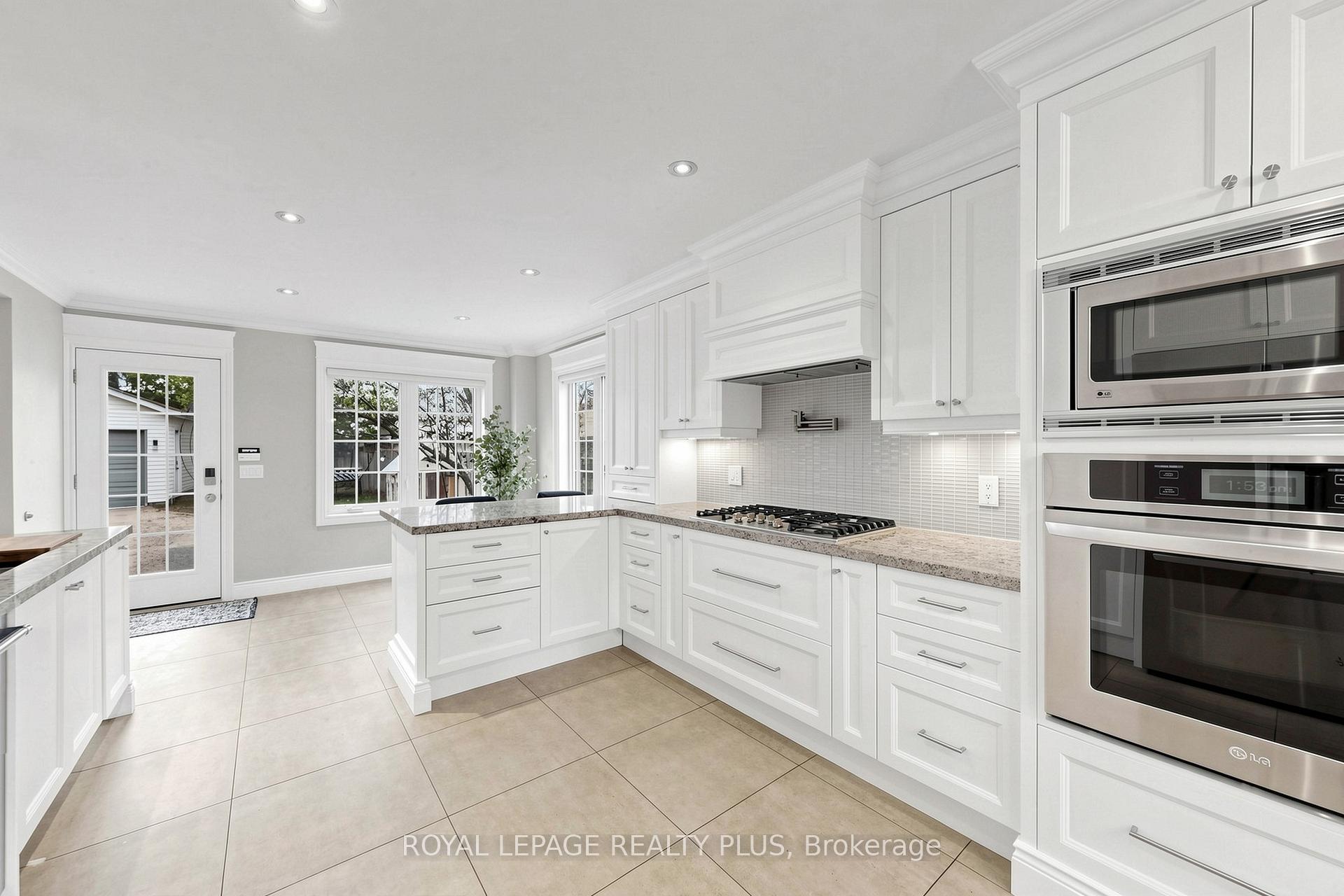 Photo 10 of 239 Westfield Trail, Oakville, River Oaks — HOMEH