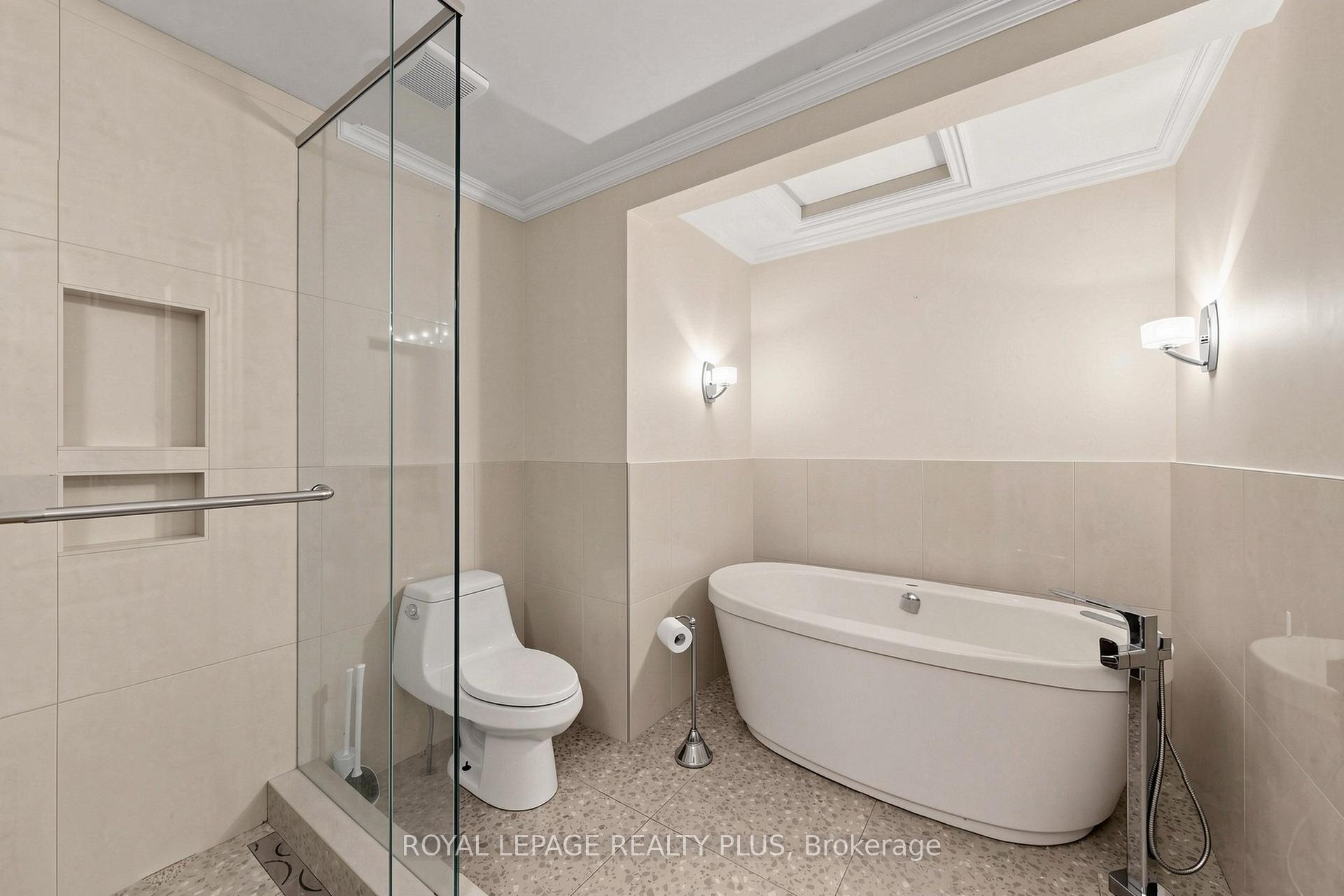 Photo 20 of 239 Westfield Trail, Oakville, River Oaks — HOMEH