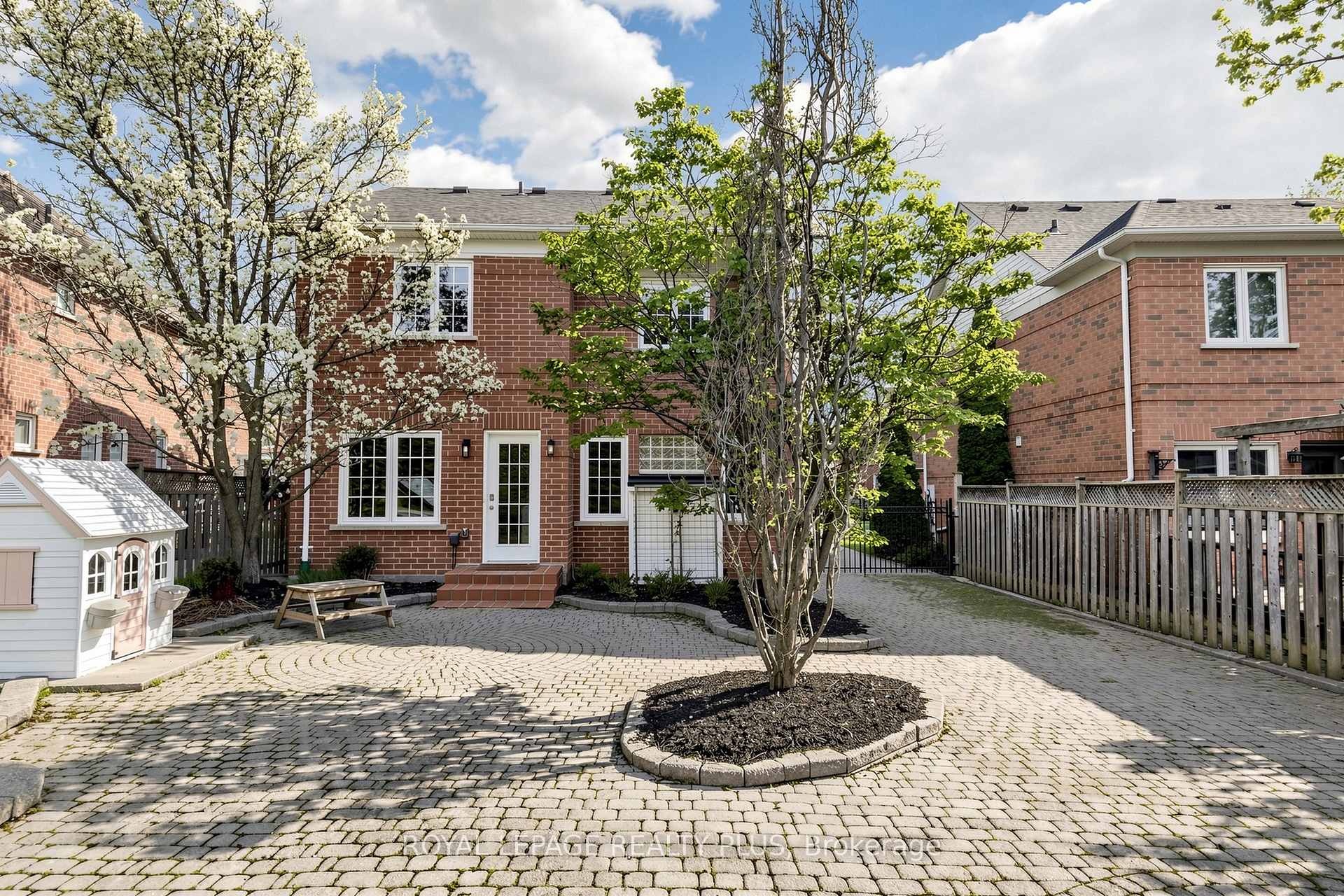 Photo 34 of 239 Westfield Trail, Oakville, River Oaks — HOMEH