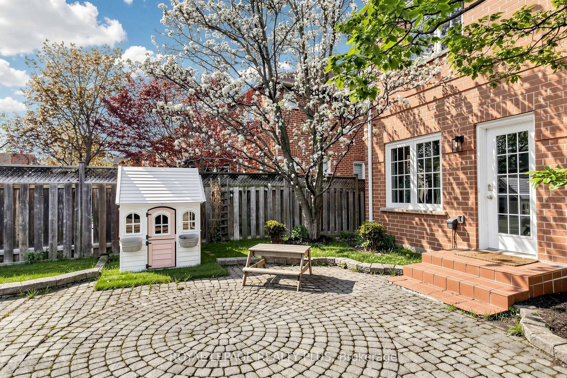 Photo 36 of 239 Westfield Trail, Oakville, River Oaks — HOMEH