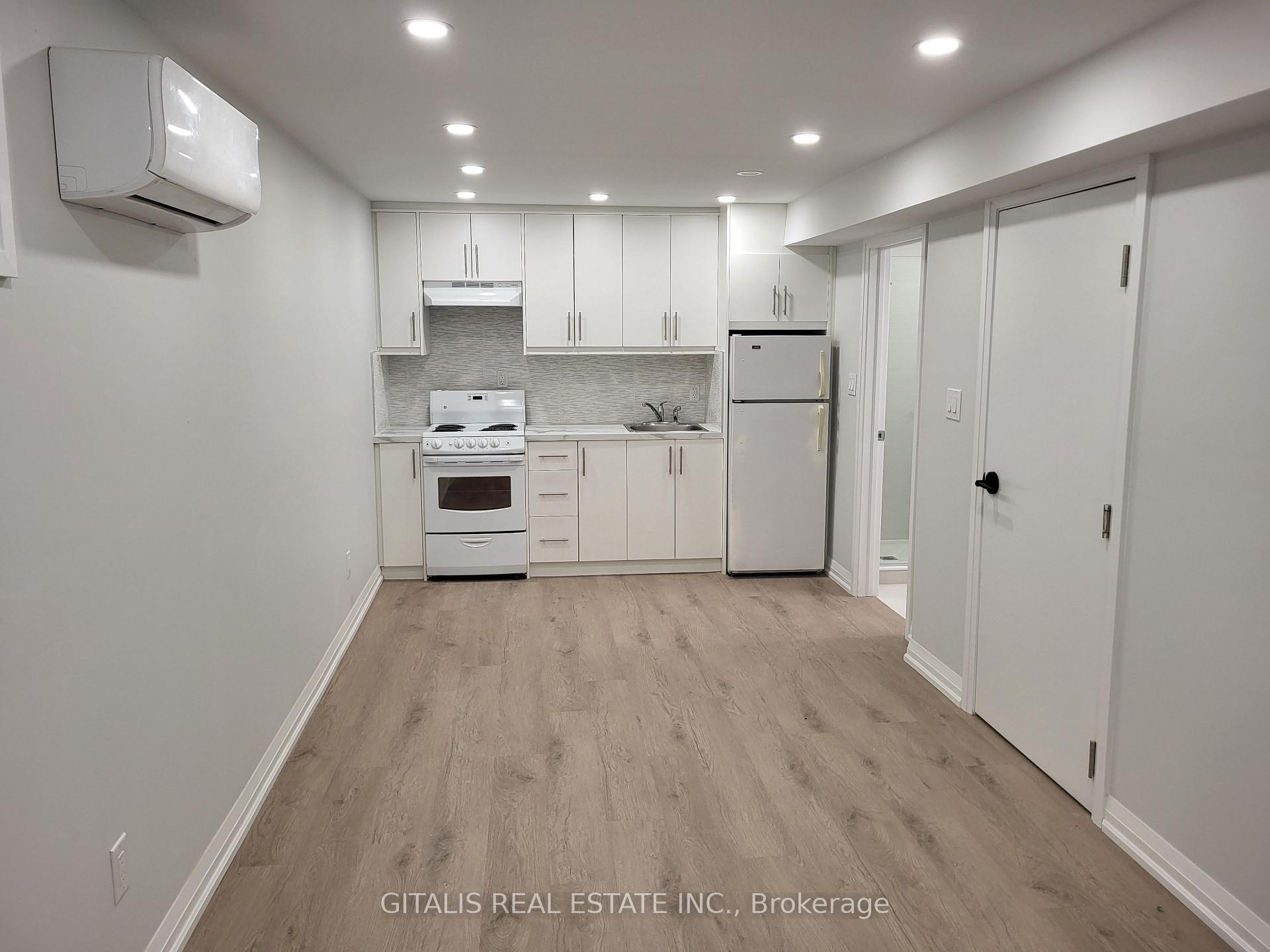 Photo 3 of Unit B2, 195 Oakmount Road N, Toronto, High Park North — HOMEH
