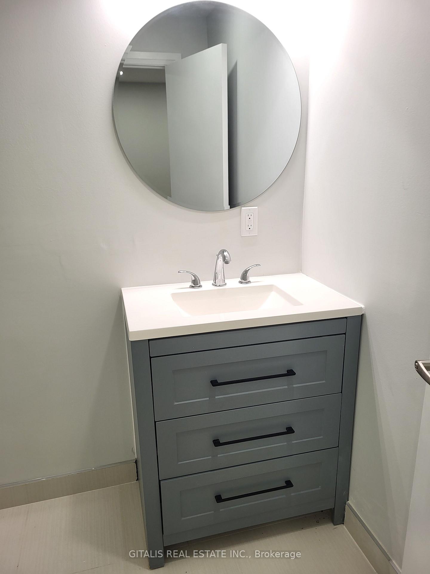 Photo 4 of Unit B2, 195 Oakmount Road N, Toronto, High Park North — HOMEH
