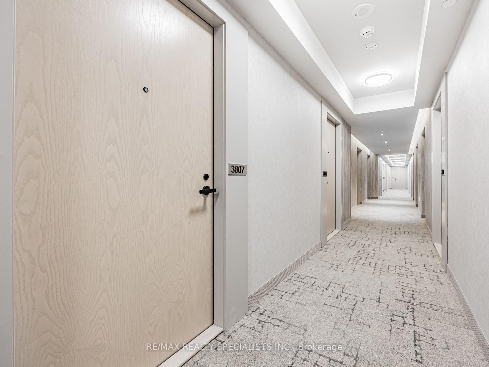Photo 3 of Unit 3807, 195 Commerce Street, Vaughan, Vaughan Corporate Centre — HOMEH