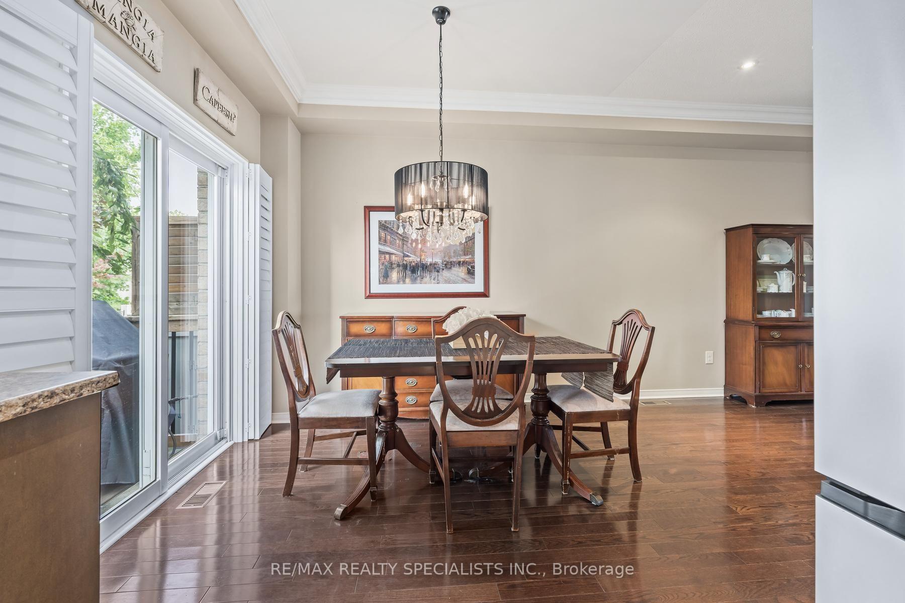 Photo 12 of 28 Chetholme Place, Halton Hills, Georgetown — HOMEH