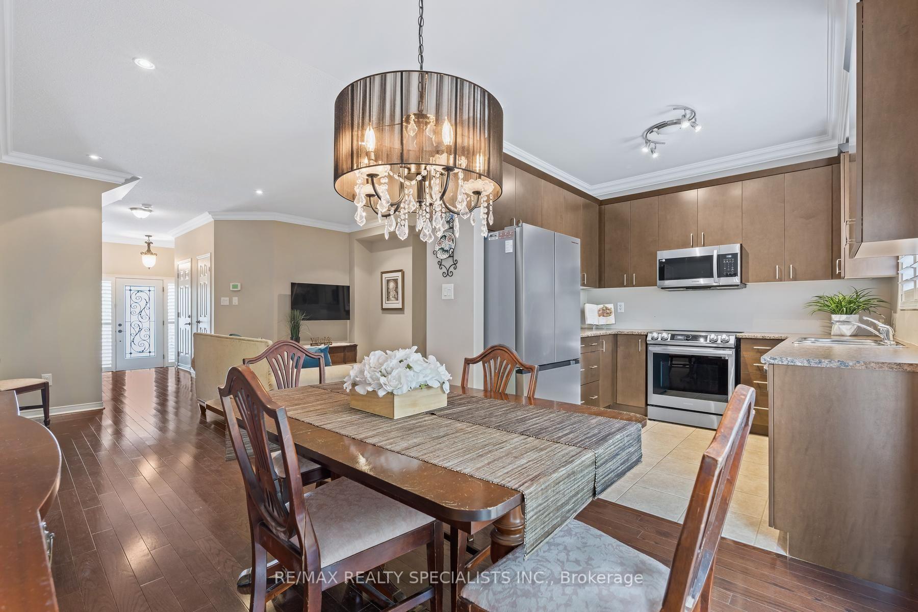 Photo 13 of 28 Chetholme Place, Halton Hills, Georgetown — HOMEH