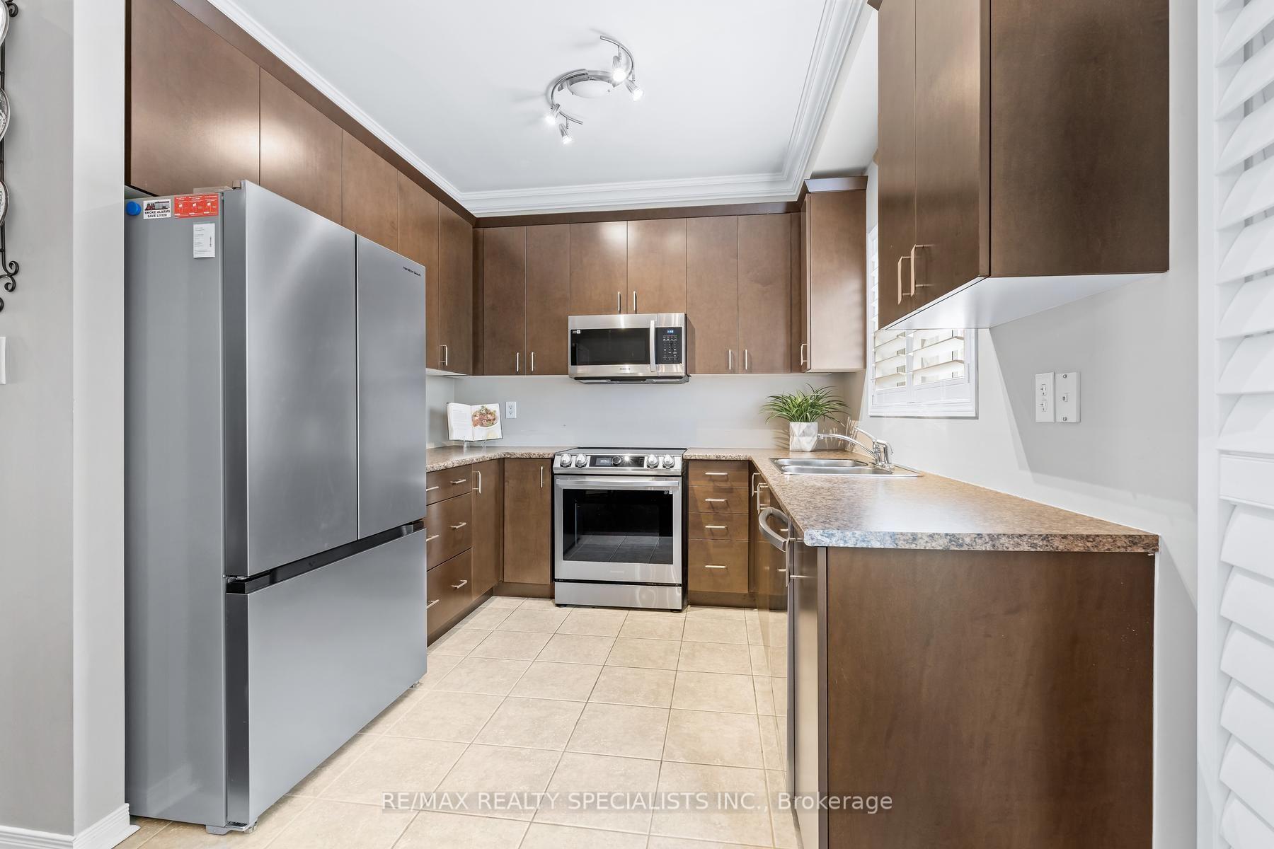 Photo 14 of 28 Chetholme Place, Halton Hills, Georgetown — HOMEH