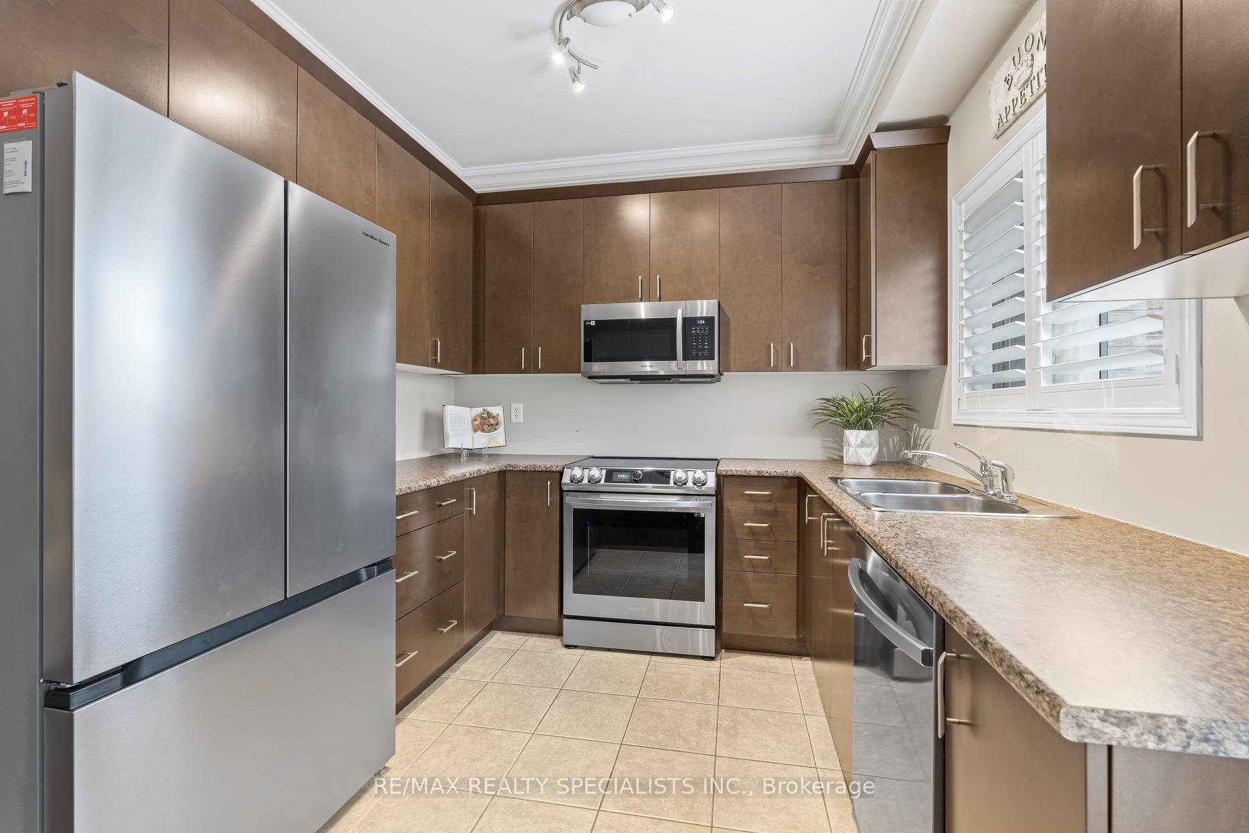 Photo 15 of 28 Chetholme Place, Halton Hills, Georgetown — HOMEH