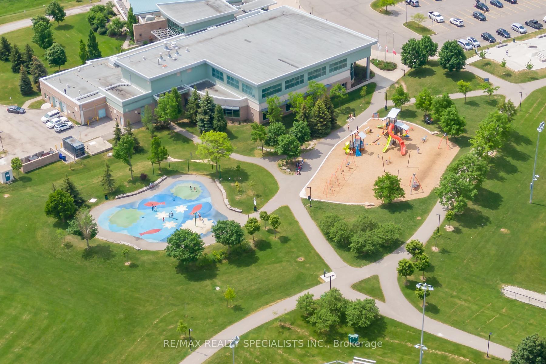 Photo 46 of 28 Chetholme Place, Halton Hills, Georgetown — HOMEH