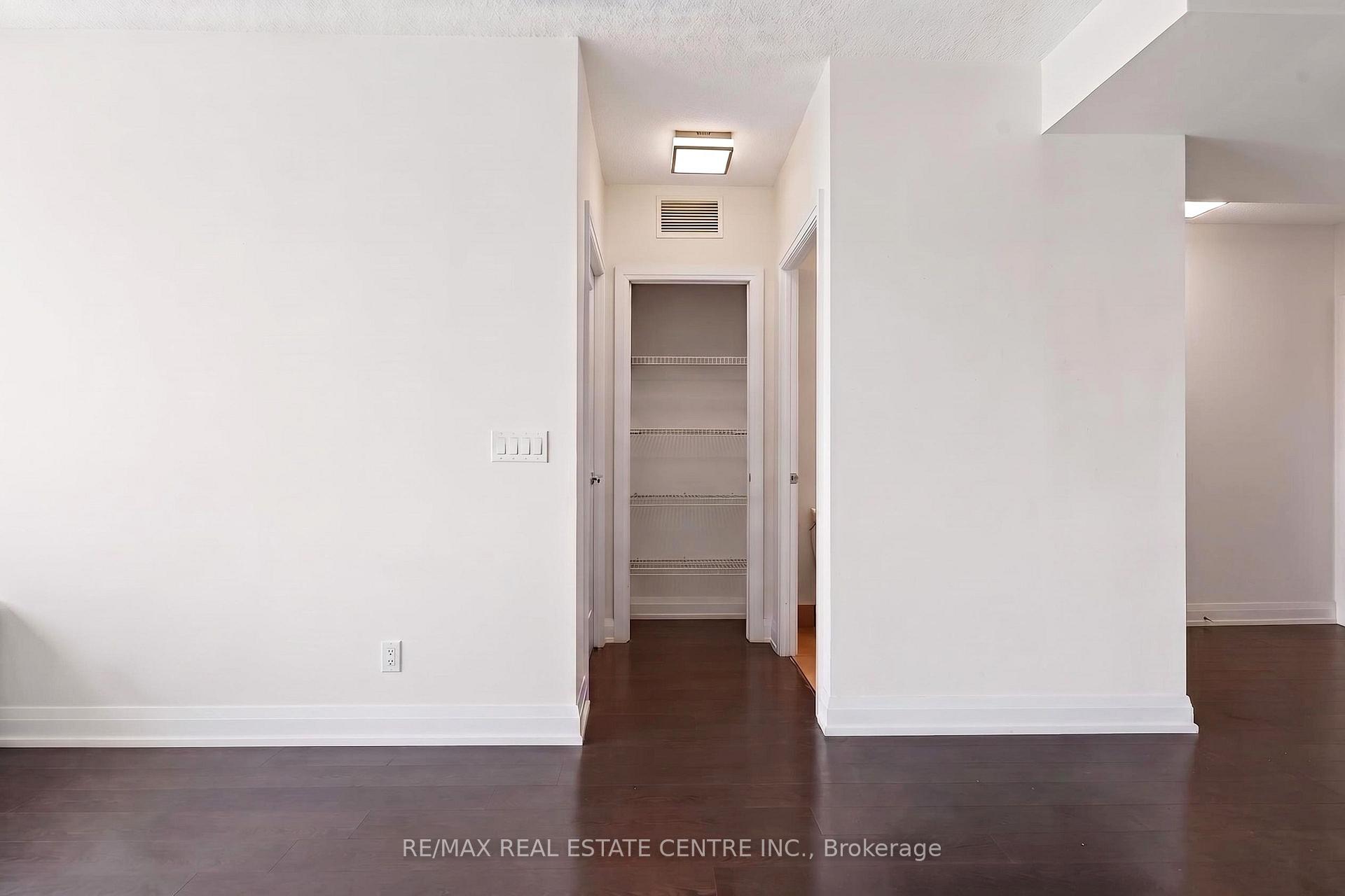 Photo 8 of Unit 4122, 5 Sheppard Avenue E, North York, Willowdale East — HOMEH