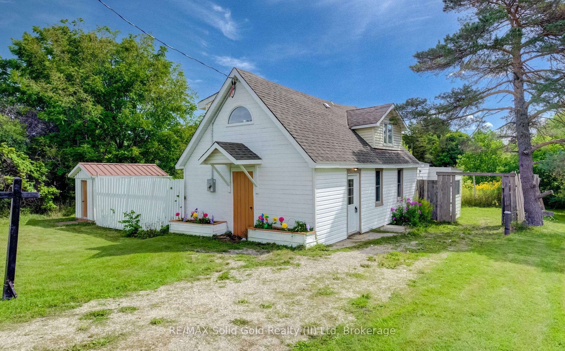 Photo of 1242 Bruce Road 1