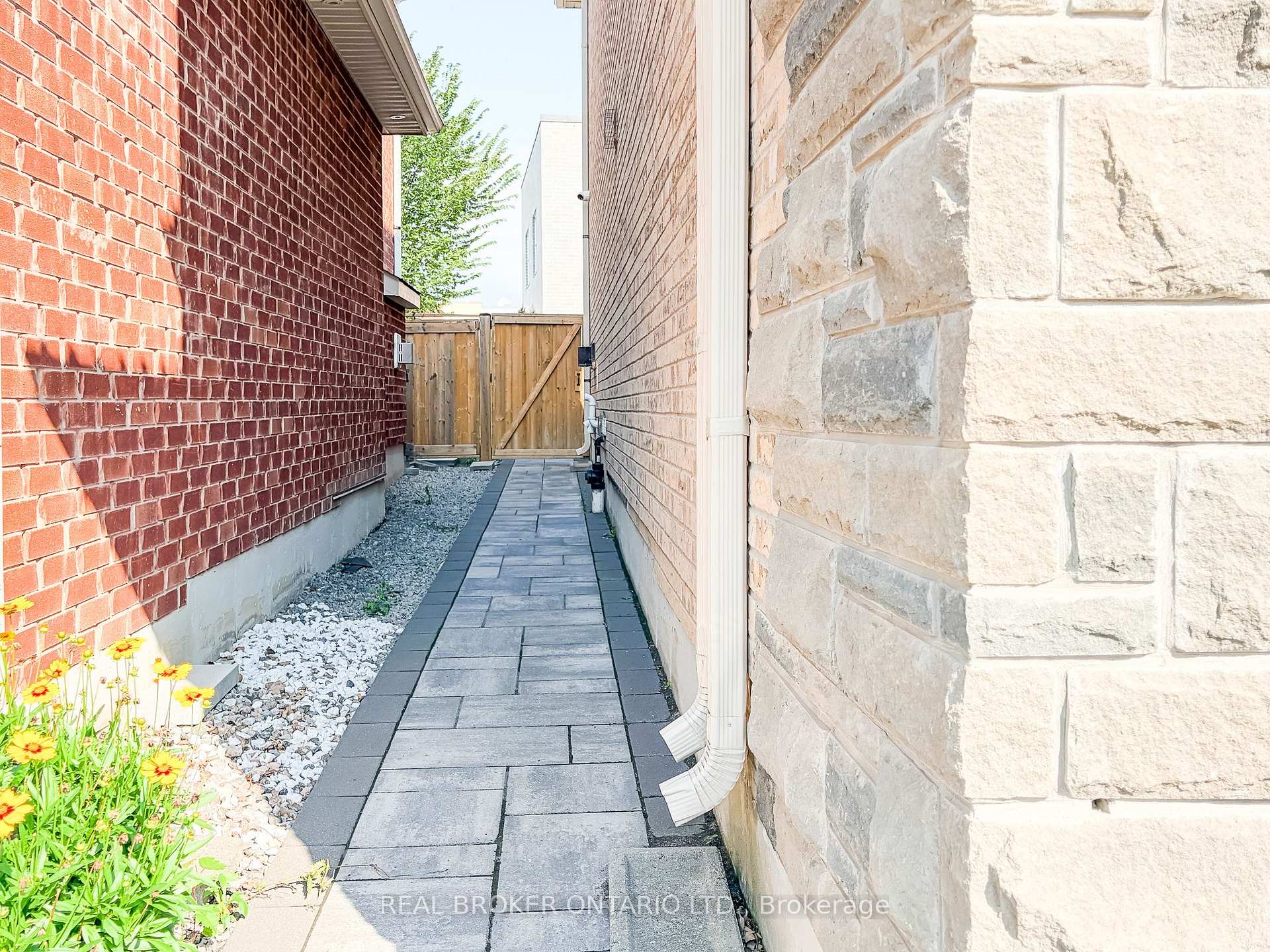 Photo 29 of Unit Basement, 135 Goodwin Crescent, Milton, Ford — HOMEH