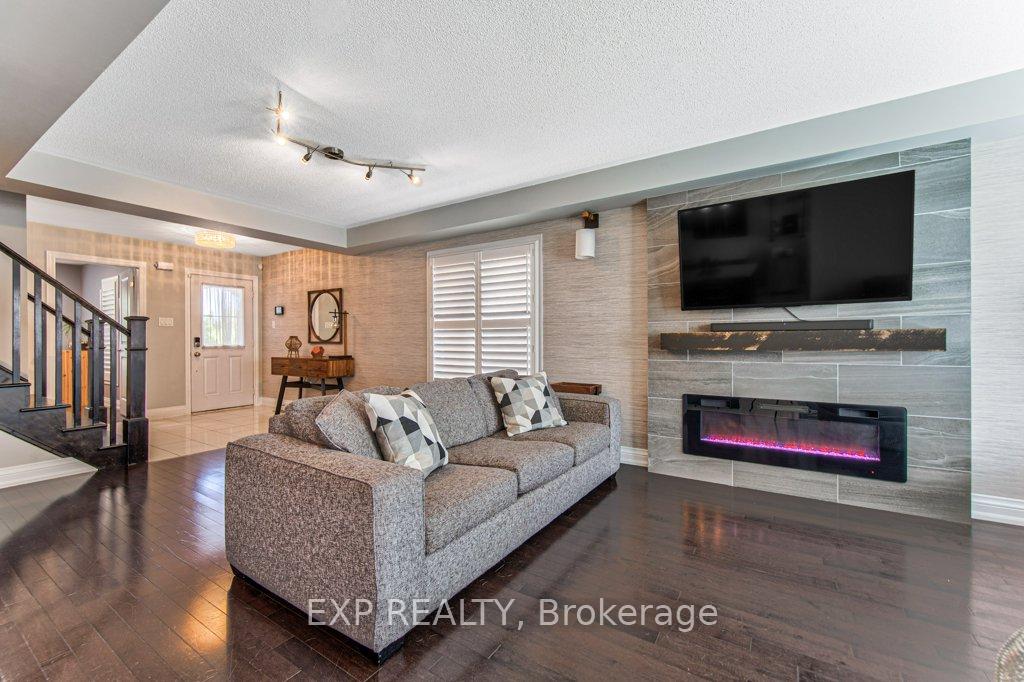 Photo 16 of 76 Ruhl Drive, Milton, Willmott — HOMEH