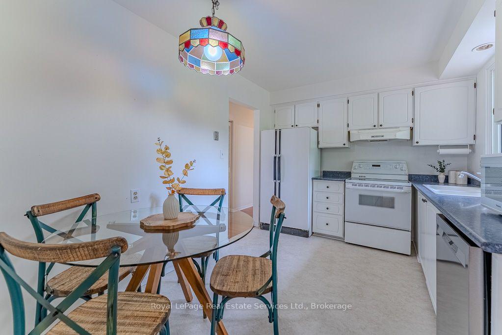 Photo 11 of 668 Maclaren Drive, Burlington, Brant — HOMEH