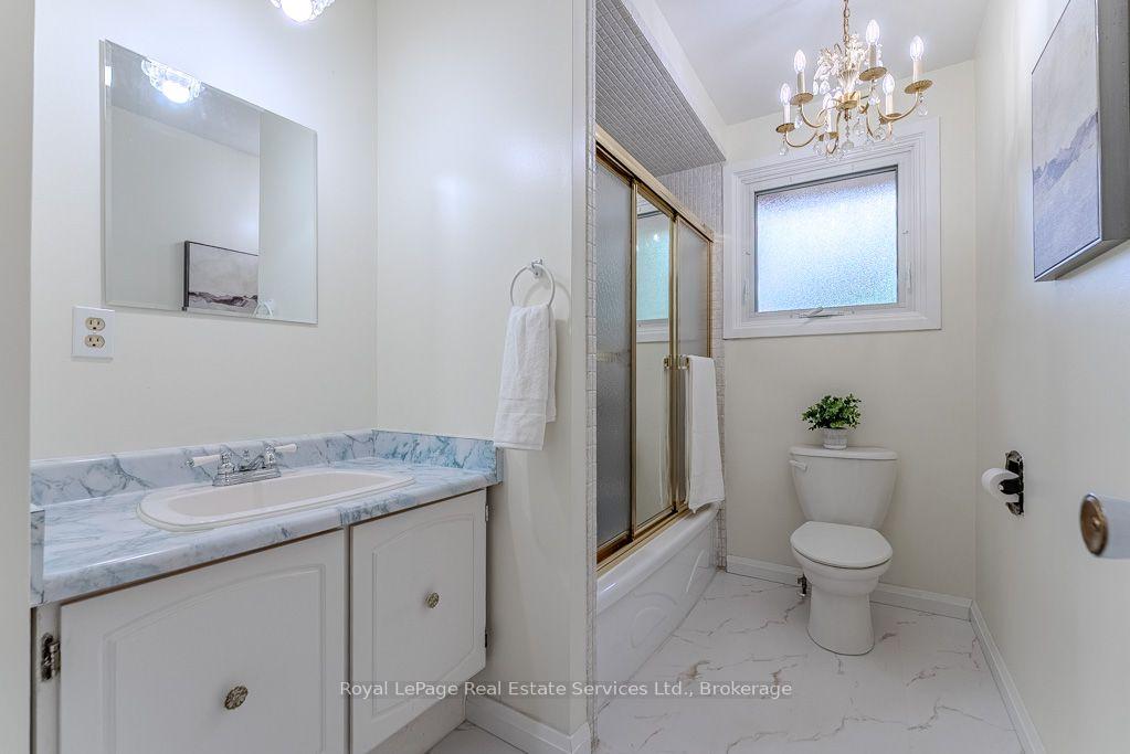 Photo 18 of 668 Maclaren Drive, Burlington, Brant — HOMEH