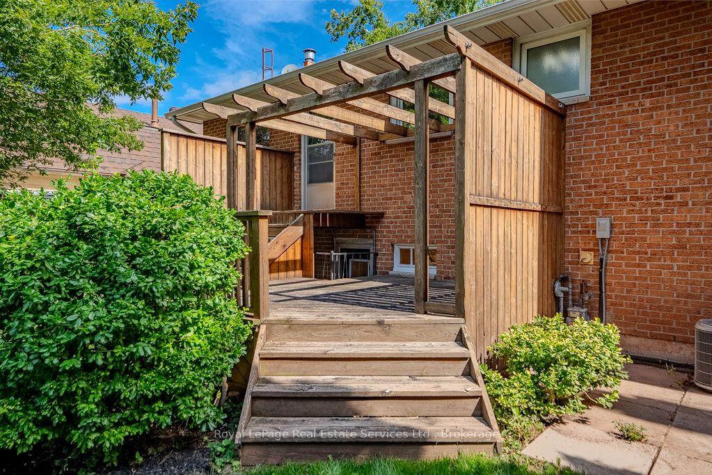 Photo 32 of 668 Maclaren Drive, Burlington, Brant — HOMEH