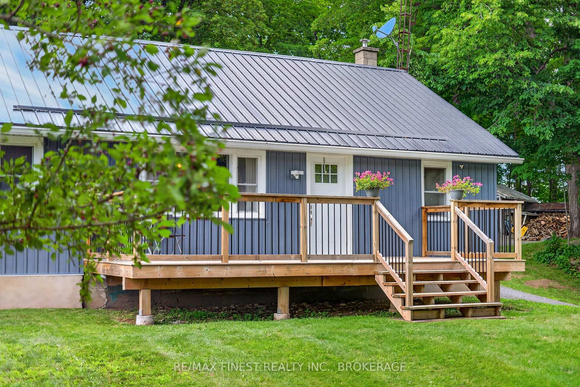 Photo 2 of 6213 Perth Road, Frontenac, Frontenac South — HOMEH