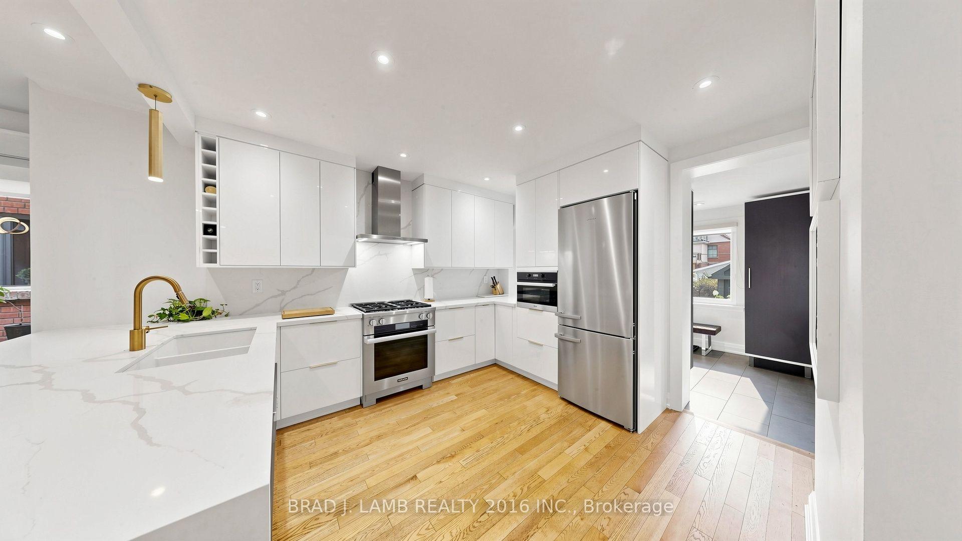 Photo 4 of 154 Fairview Avenue, Toronto, Junction Area — HOMEH