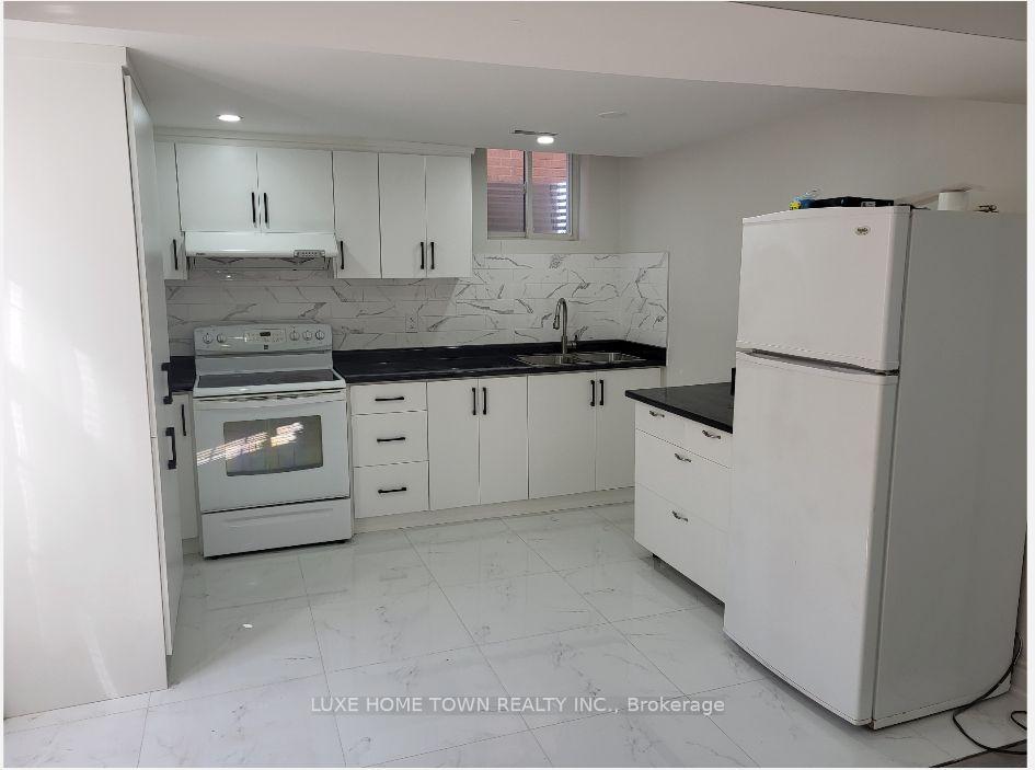 Photo 2 of 23 Castlehill Road, Brampton, Northwood Park — HOMEH
