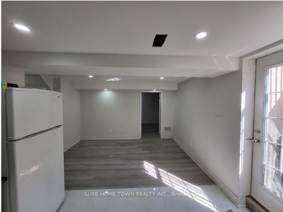Photo 5 of 23 Castlehill Road, Brampton, Northwood Park — HOMEH