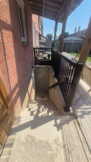 Photo 10 of 23 Castlehill Road, Brampton, Northwood Park — HOMEH