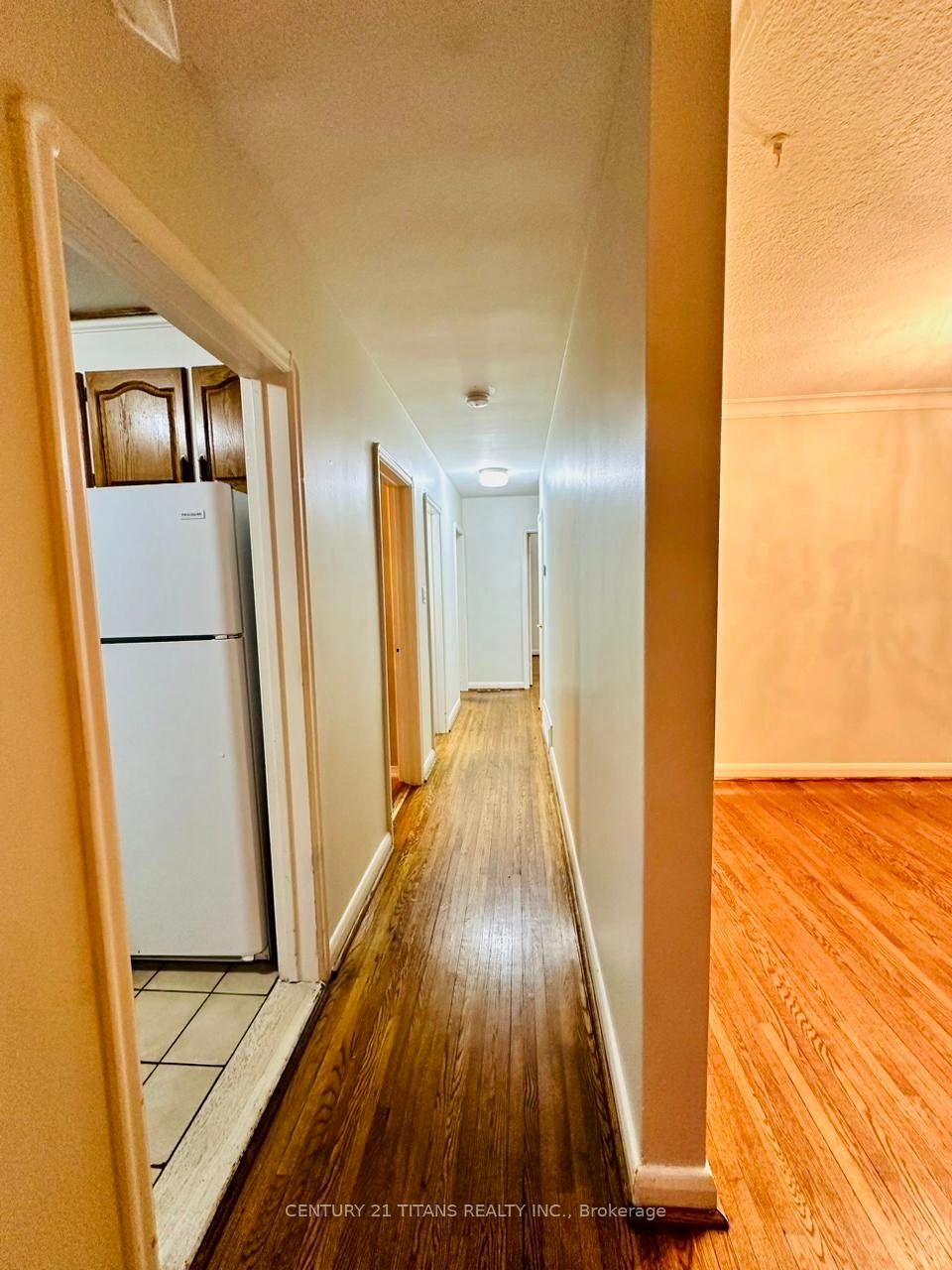 Photo 3 of 40 Tedford Drive, Scarborough, Wexford-Maryvale — HOMEH