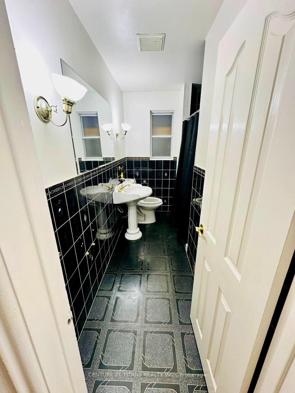 Photo 6 of 40 Tedford Drive, Scarborough, Wexford-Maryvale — HOMEH