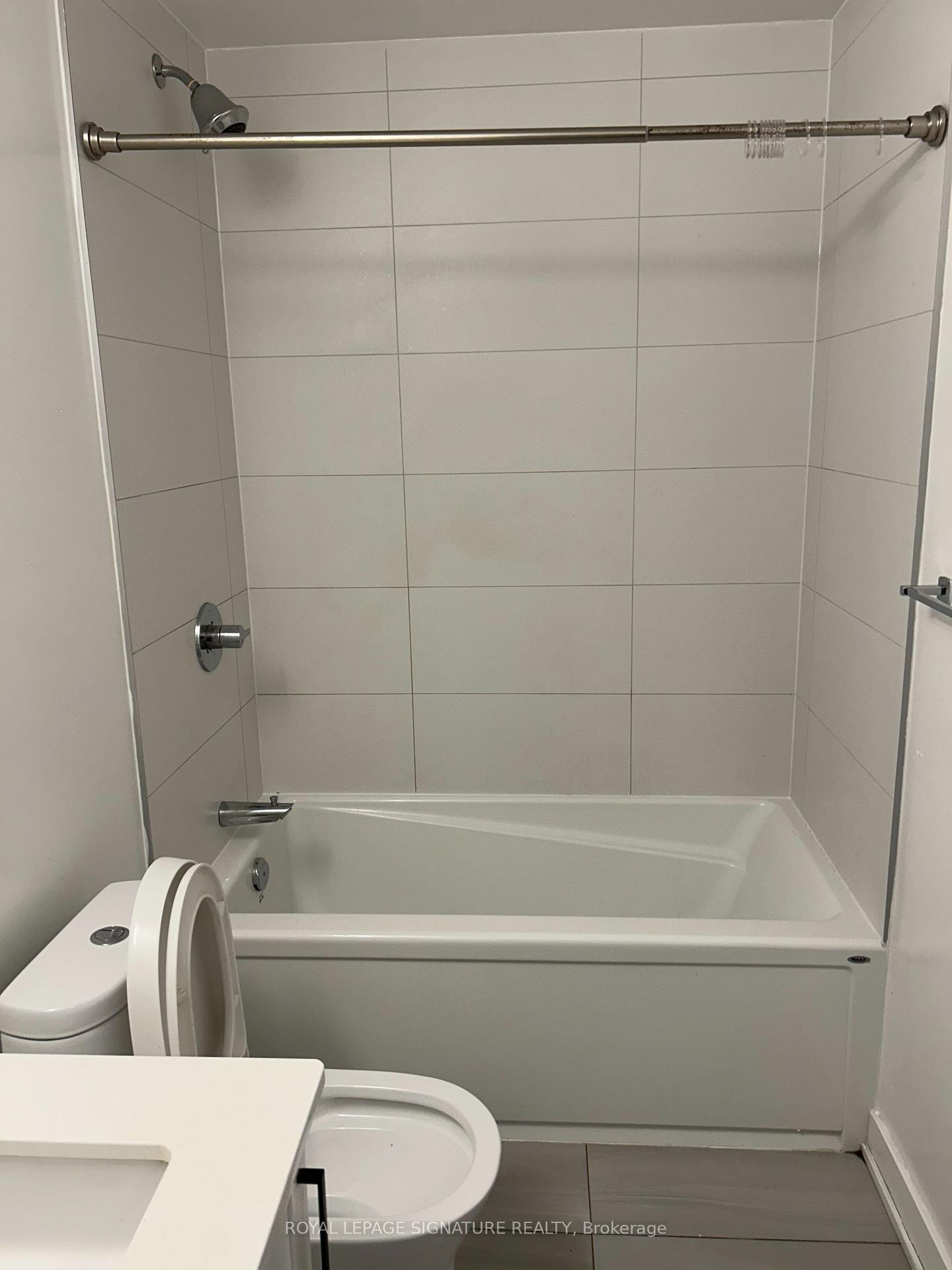 Photo 6 of Unit 432, 681 Yonge Street, Barrie, Painswick North — HOMEH