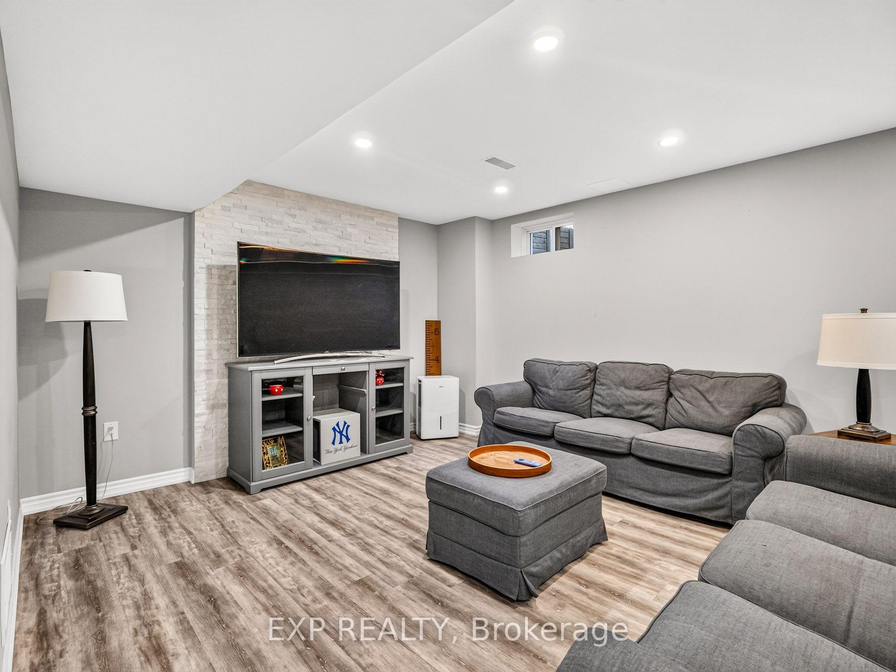 Photo 40 of 62 Esther Crescent, Thorold, Hurricane/Merrittville — HOMEH