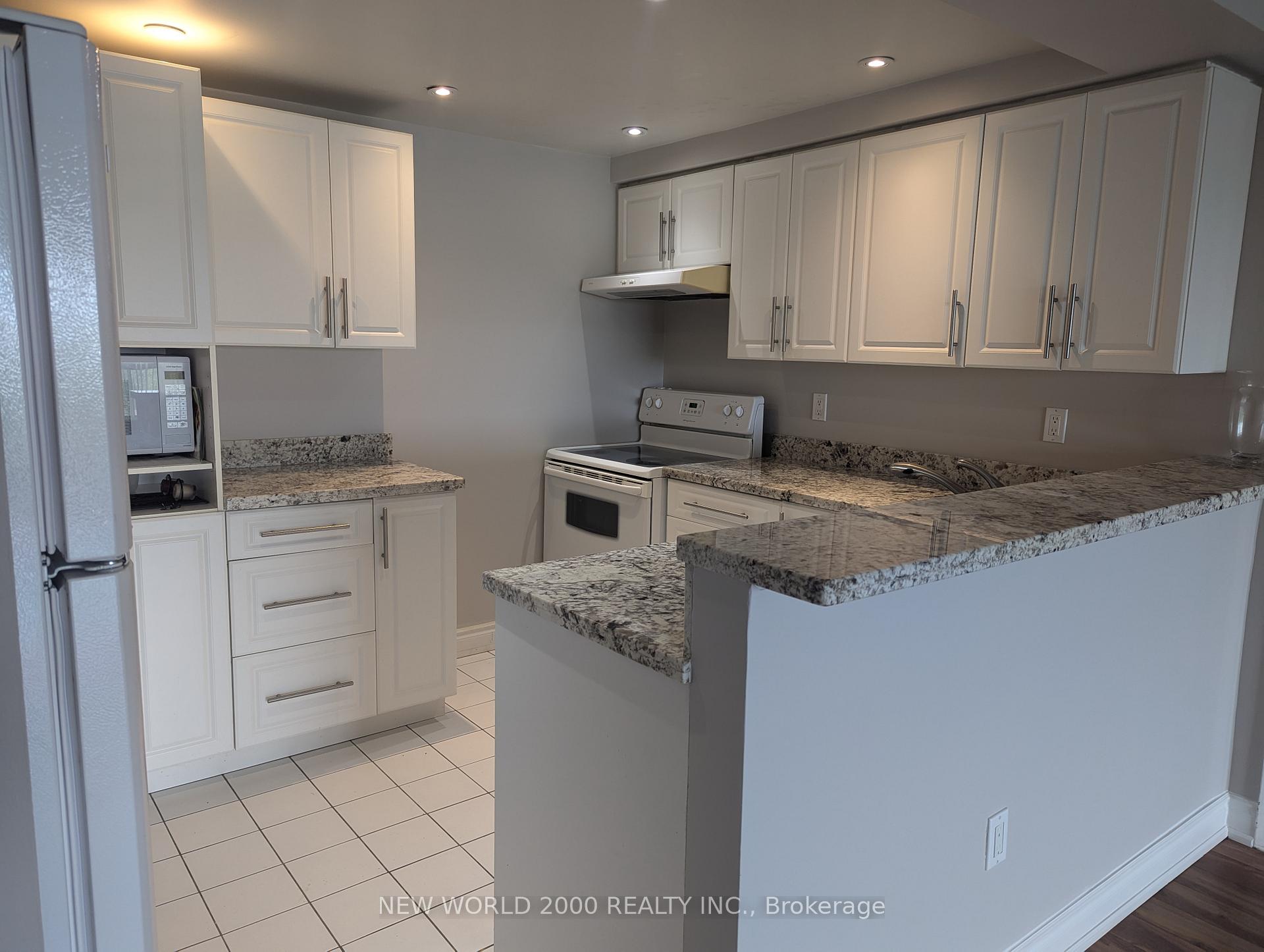 Photo 8 of Unit 902, 175 Cedar Avenue, Richmond Hill, Harding — HOMEH