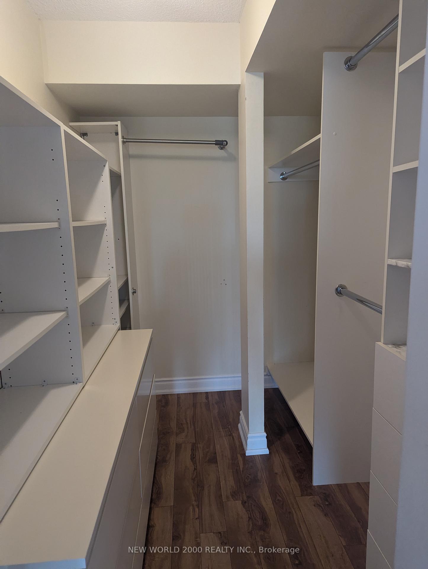 Photo 15 of Unit 902, 175 Cedar Avenue, Richmond Hill, Harding — HOMEH