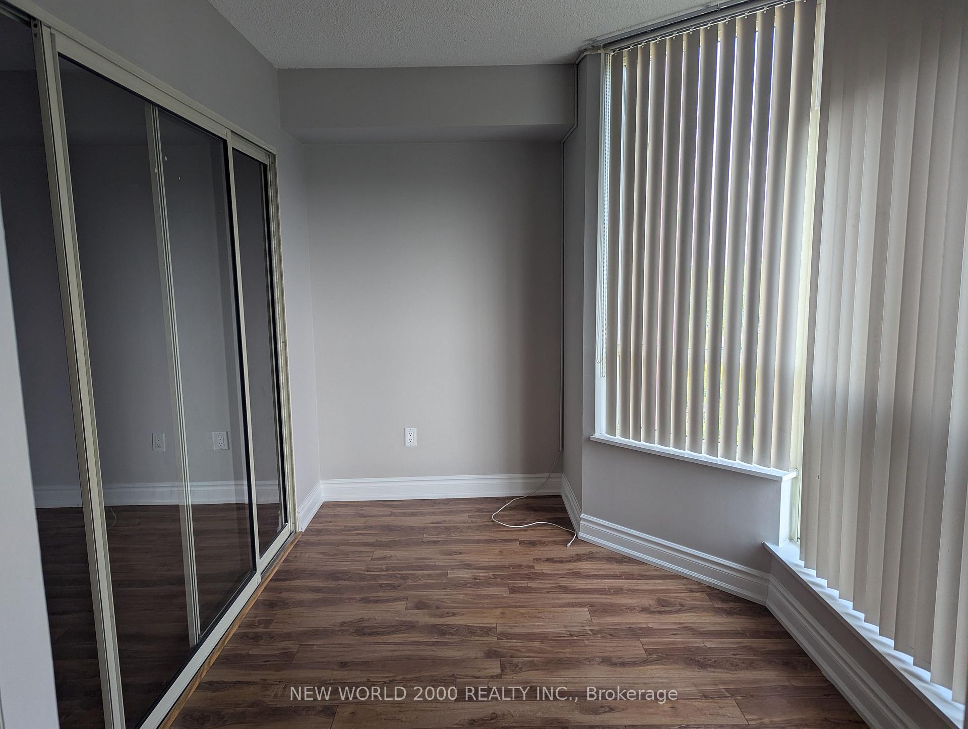 Photo 16 of Unit 902, 175 Cedar Avenue, Richmond Hill, Harding — HOMEH