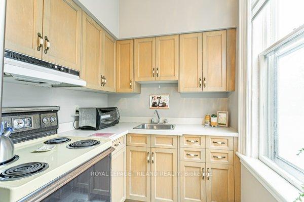Photo 9 of 848 Dundas Street E, London, East G — HOMEH