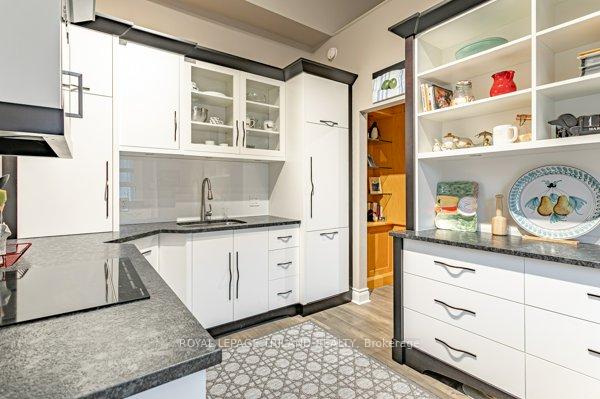 Photo 16 of 848 Dundas Street E, London, East G — HOMEH