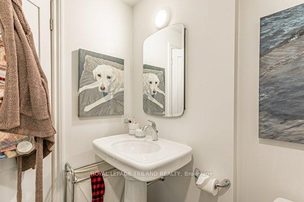 Photo 18 of 848 Dundas Street E, London, East G — HOMEH