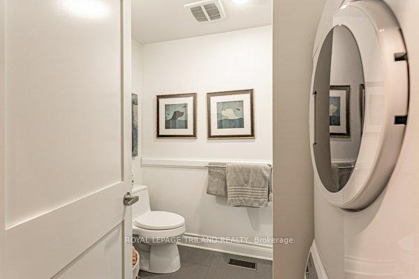 Photo 21 of 848 Dundas Street E, London, East G — HOMEH