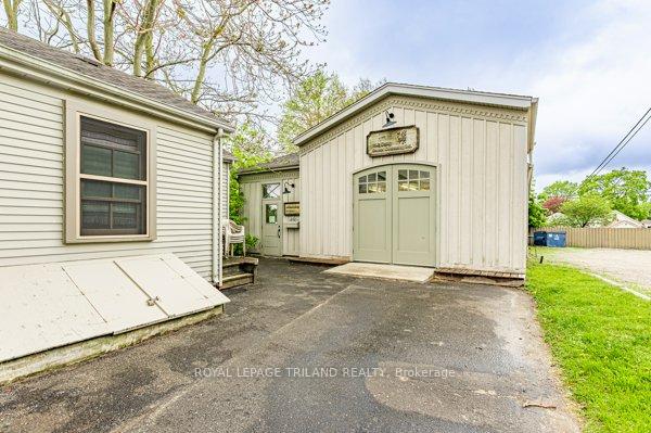 Photo 22 of 848 Dundas Street E, London, East G — HOMEH