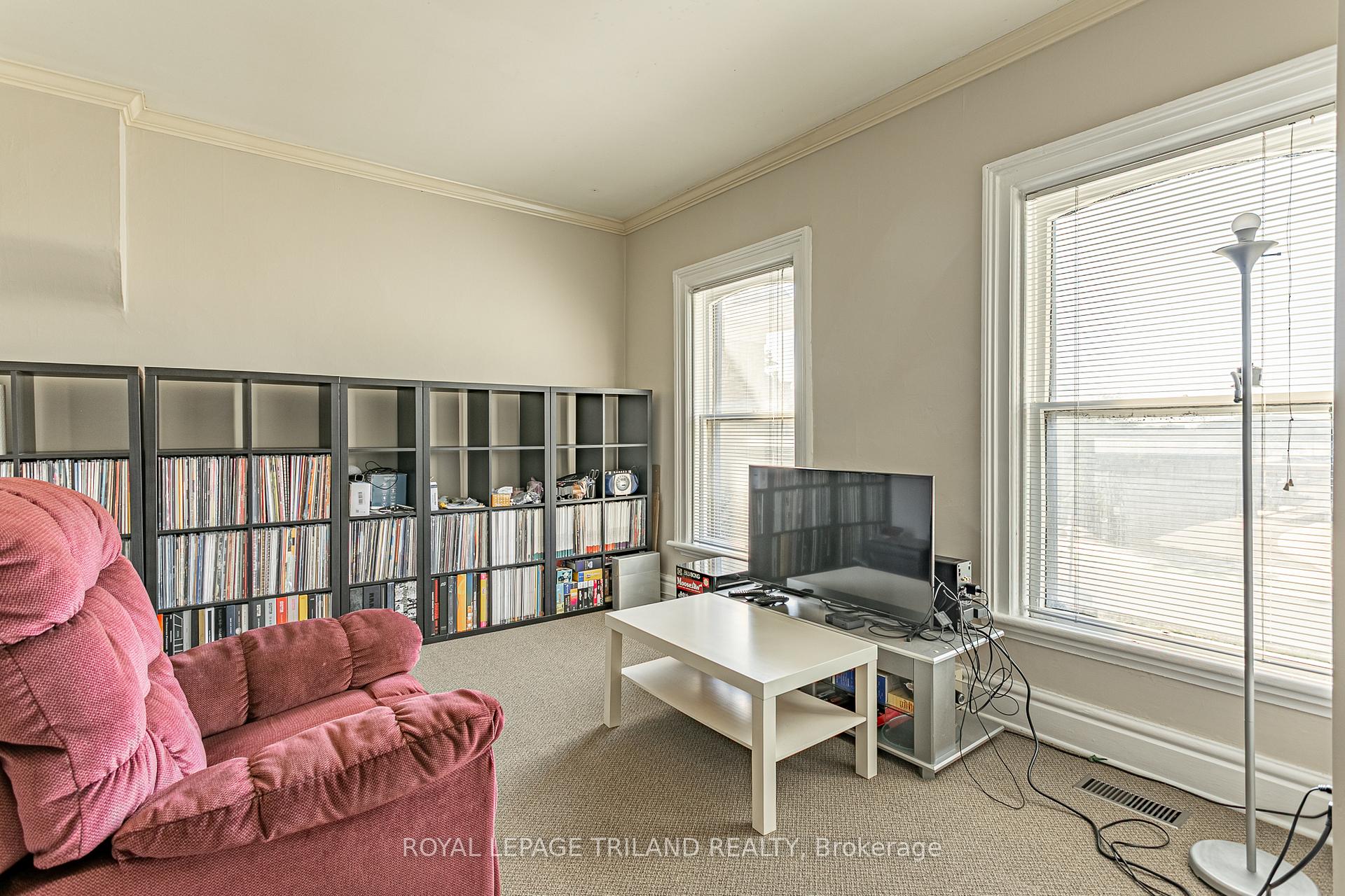 Photo 32 of 848 Dundas Street E, London, East G — HOMEH