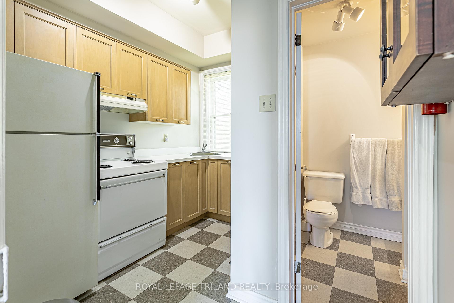 Photo 34 of 848 Dundas Street E, London, East G — HOMEH