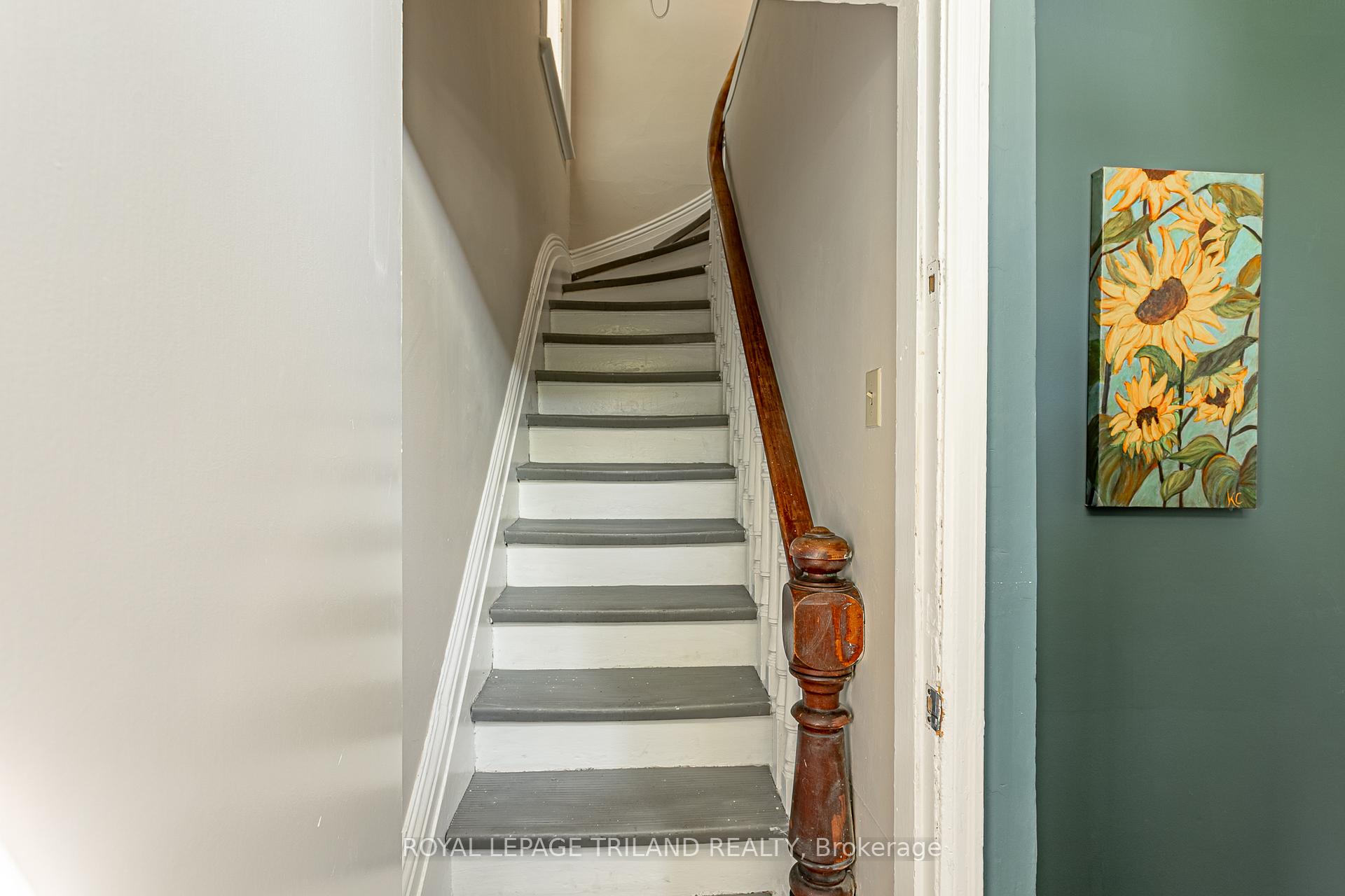 Photo 37 of 848 Dundas Street E, London, East G — HOMEH