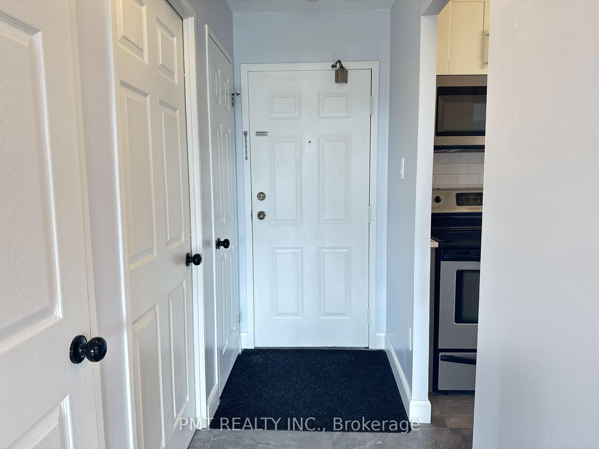 Photo 2 of Unit 303, 65 Highland Crescent, Kitchener, Victoria Hills — HOMEH
