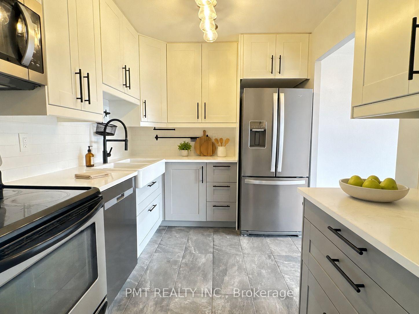 Photo 4 of Unit 303, 65 Highland Crescent, Kitchener, Victoria Hills — HOMEH