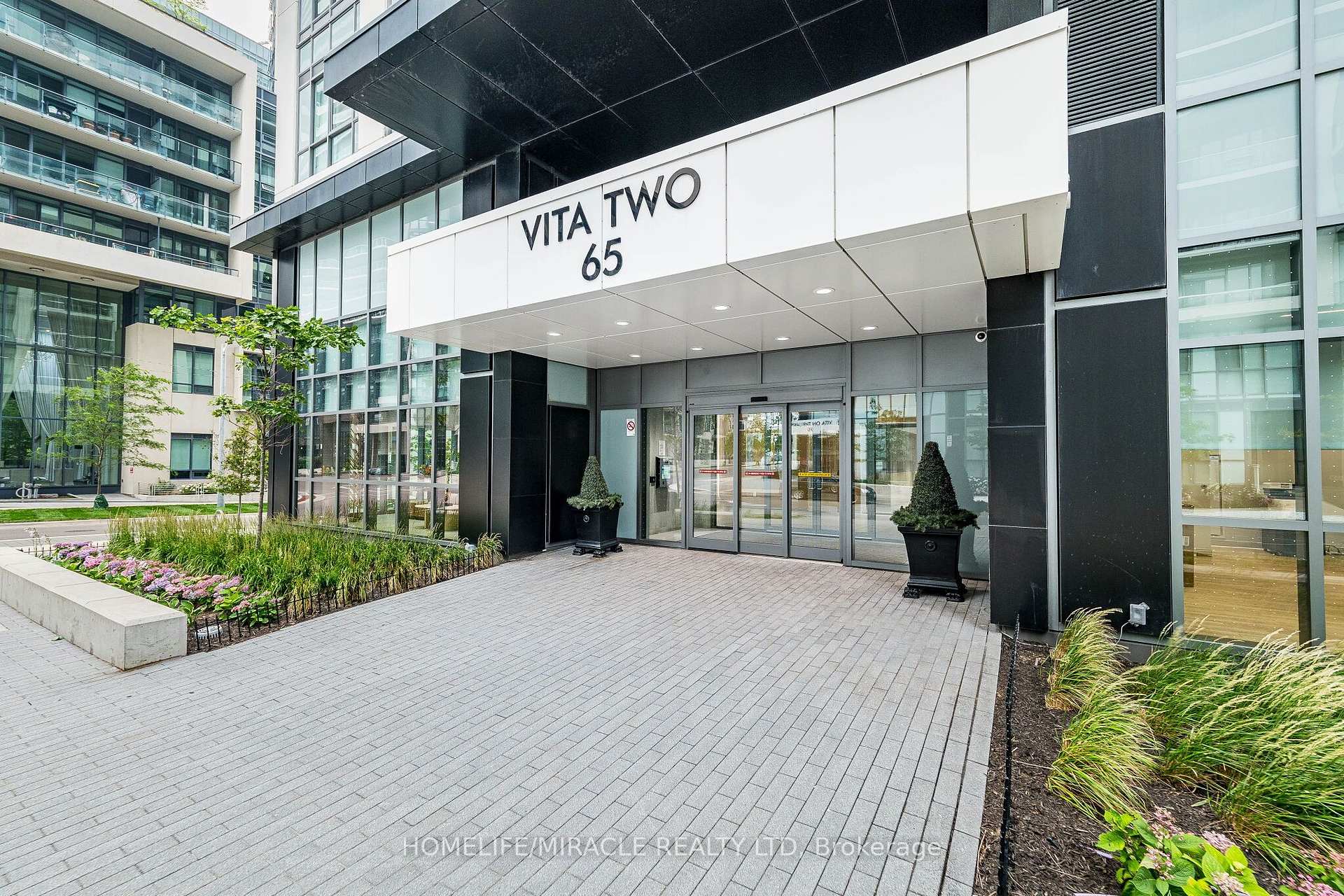 Photo 3 of Unit 303, 65 Annie Craig Drive, Etobicoke, Mimico — HOMEH