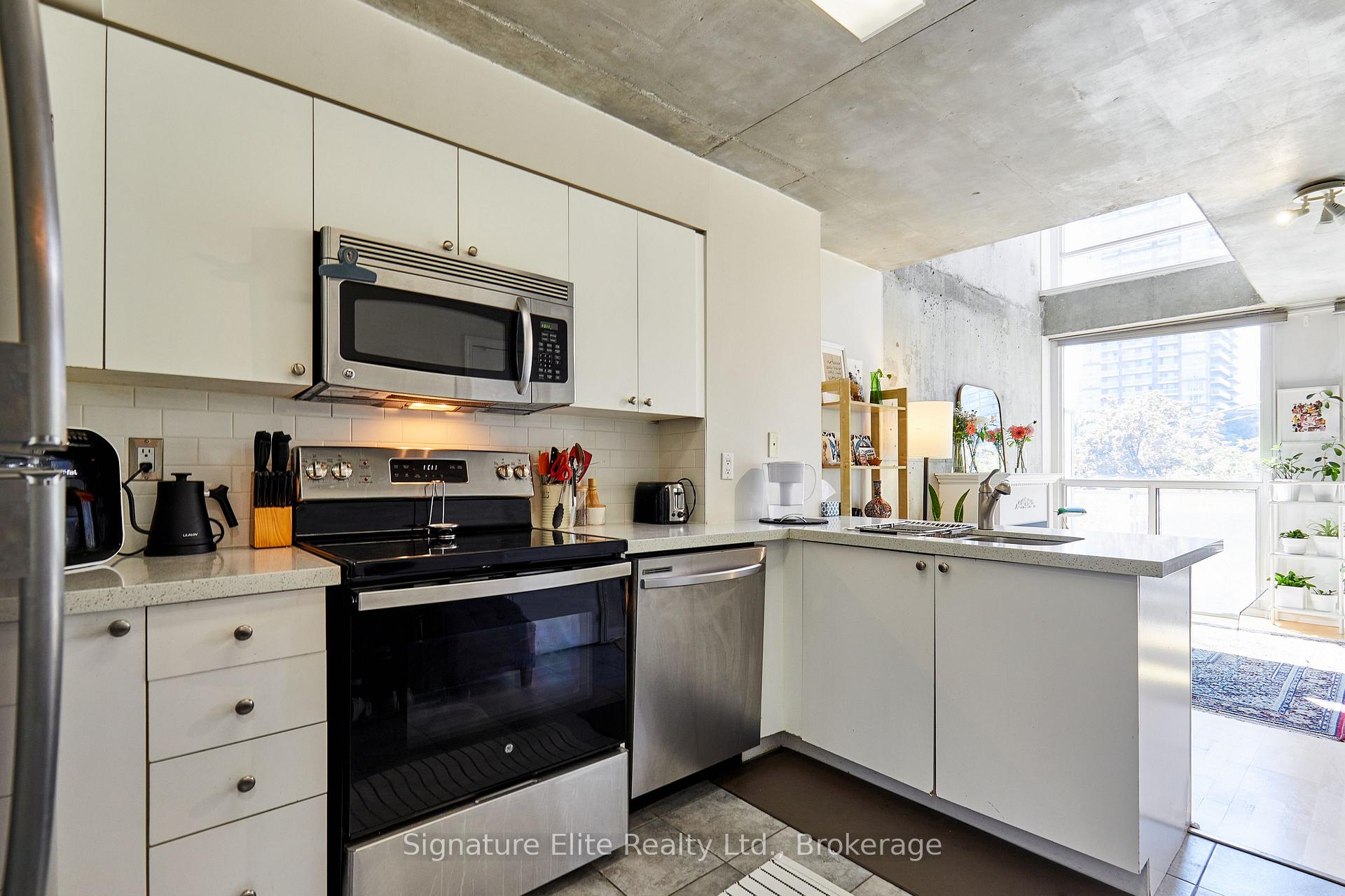 Photo 5 of Unit 204, 1029 King Street W, Toronto, Niagara — HOMEH