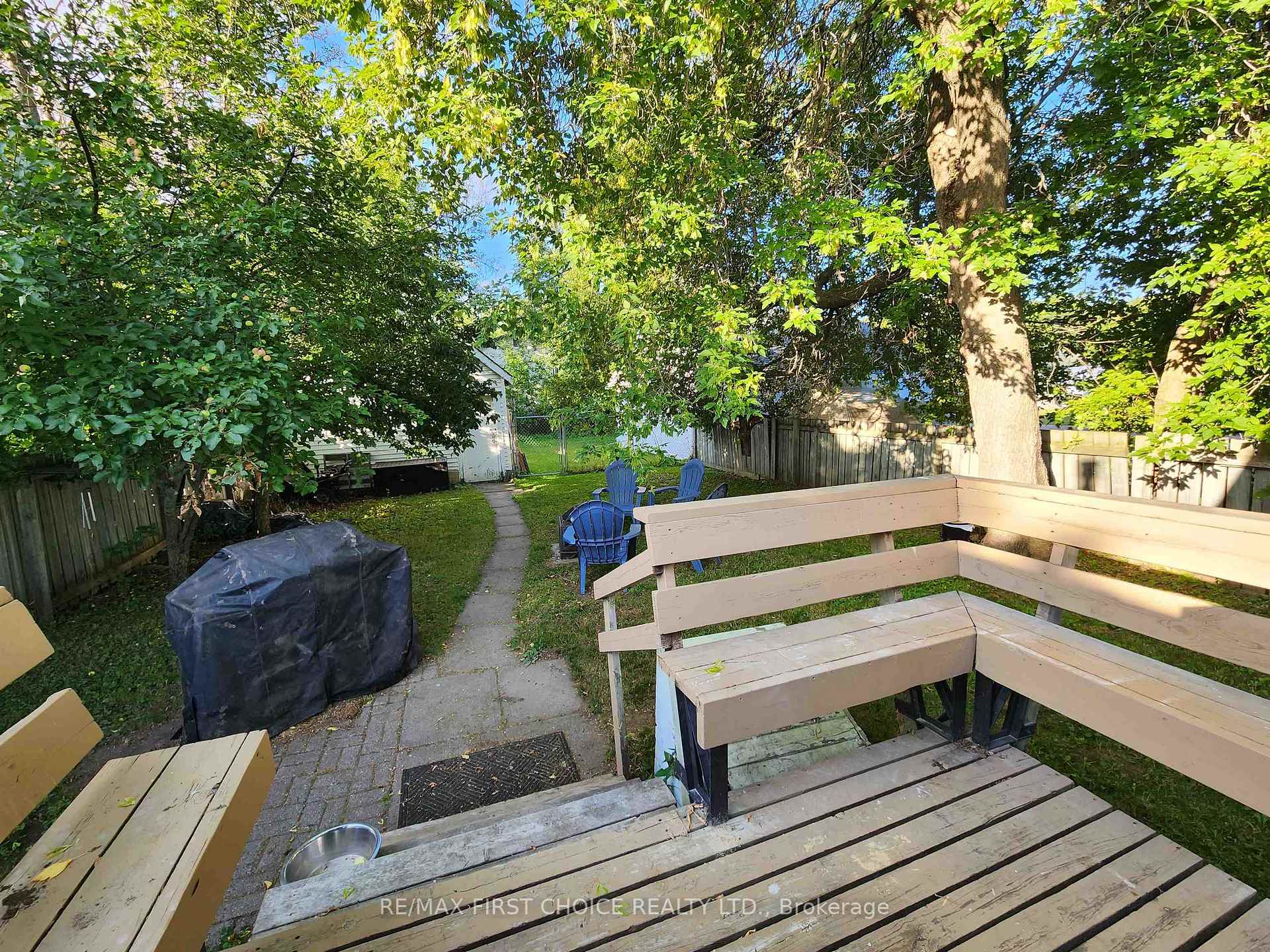 Photo 3 of 587 Tupper Street, Thunder Bay, College Heights — HOMEH