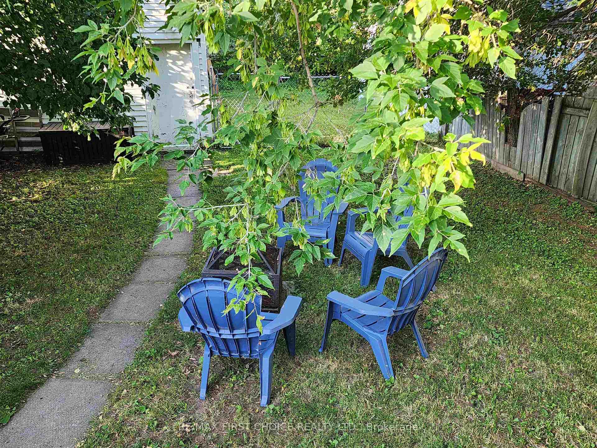 Photo 5 of 587 Tupper Street, Thunder Bay, College Heights — HOMEH